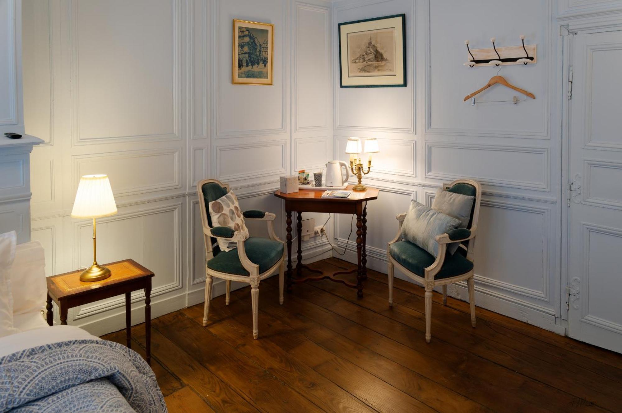 Guest House Saint Yves Ντινάν Δωμάτιο φωτογραφία