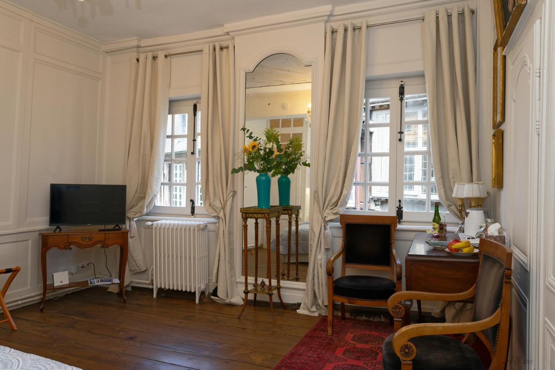 Guest House Saint Yves Ντινάν Δωμάτιο φωτογραφία