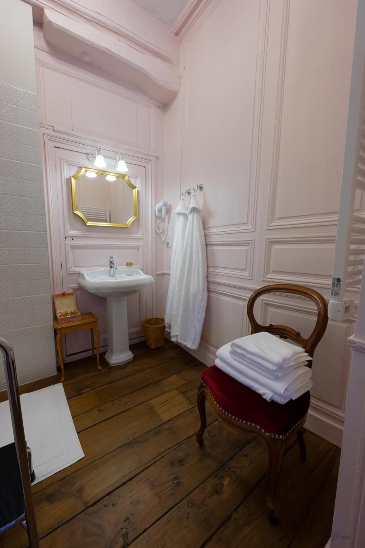 Guest House Saint Yves Ντινάν Δωμάτιο φωτογραφία
